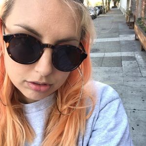 Meet your Posher, Olivia